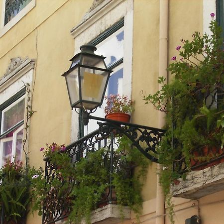 Dias E Dominguez Hostel Lisbon Exterior photo