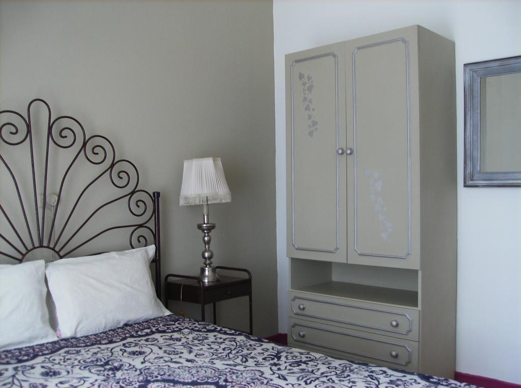 Dias E Dominguez Hostel Lisbon Room photo